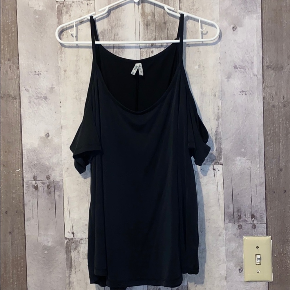 CUTE SIMPLE TOP!